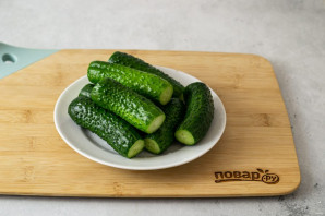 Маринованные огурцы с крыжовником Маринованные огурцы с крыжовником