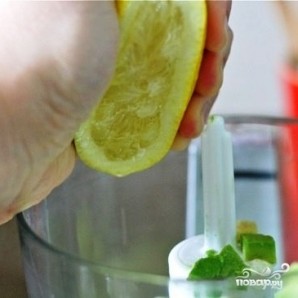 Заправка для цезаря из авокадо Заправка для цезаря из авокадо