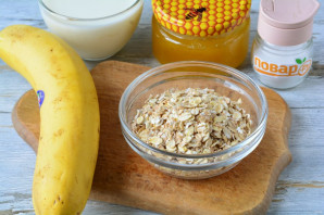 Овсяная каша с бананом и медом