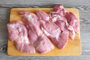 Рулет из свинины в ветчиннице Рулет из свинины в ветчиннице