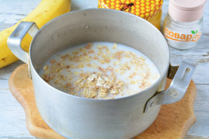 Овсяная каша с бананом и медом
