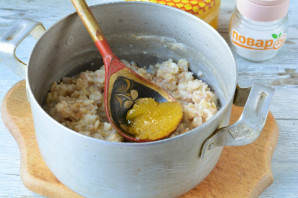 Овсяная каша с бананом и медом