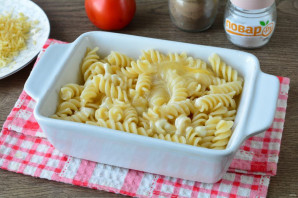 Запеканка из макарон с помидорами и сыром Запеканка из макарон с помидорами и сыром