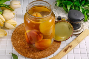 Компот из персиков с косточкой на зиму