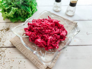 Копченый салат из свеклы Копченый салат из свеклы