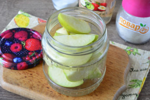 Маринованные яблоки на зиму без стерилизации Маринованные яблоки на зиму без стерилизации