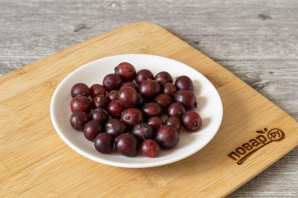 Компот из крыжовника с малиной Компот из крыжовника с малиной