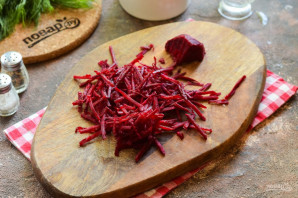 Капуста со свеклой и хреном на зиму Капуста со свеклой и хреном на зиму