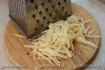 Горячие булочки, фаршированные мясным фаршем и сыром