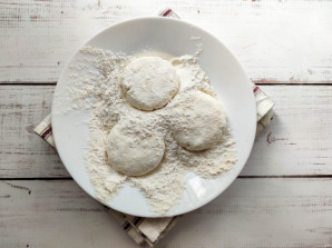 Сырники в сладком сметанном соусе Сырники в сладком сметанном соусе