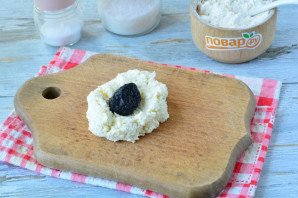 Сырники с черносливом Сырники с черносливом