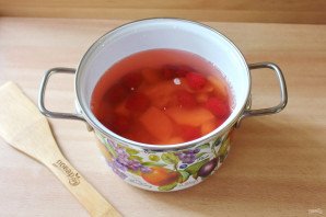 Компот из консервированных фруктов Компот из консервированных фруктов