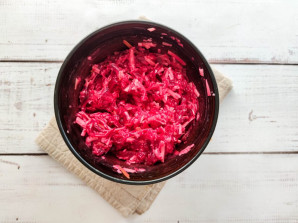 Копченый салат из свеклы Копченый салат из свеклы