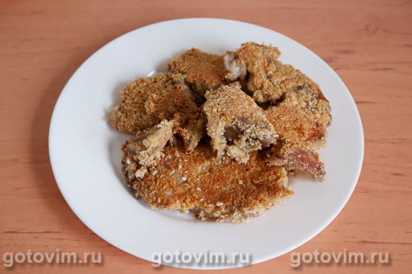 Сочные ломтики из рульки в хрустящей панировке Сочные ломтики из рульки в хрустящей панировке