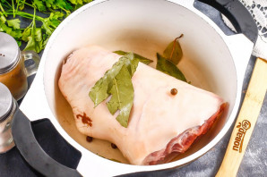 Свиная рулька в вине Свиная рулька в вине