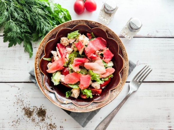 Салат с курицей и имбирем