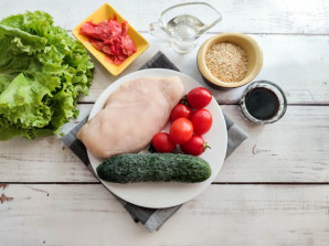 Салат с курицей и имбирем