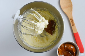 Торт с вареной сгущенкой