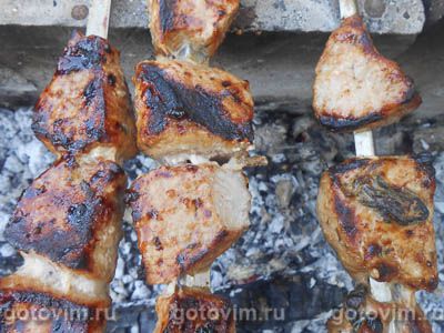 Шашлык из говядины в маринаде в смеси апельсина, лайма и грейпфрута Шашлык из говядины в маринаде в смеси апельсина, лайма и грейпфрута