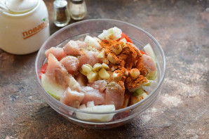 Индейка с баклажанами и помидорами в духовке Индейка с баклажанами и помидорами в духовке