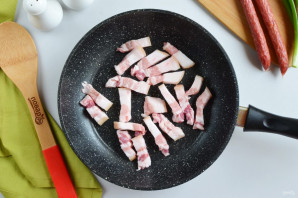 Жареная картошка с охотничьими колбасками Жареная картошка с охотничьими колбасками