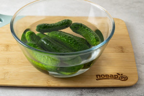 Маринованные огурцы с крыжовником Маринованные огурцы с крыжовником