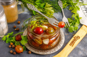 Крыжовник маринованный с чесноком