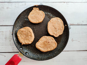 Диетические оладьи из куриной печени Диетические оладьи из куриной печени