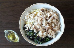 Салат из морского окуня горячего копчения Салат из морского окуня горячего копчения