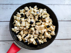 Салат из жареных баклажанов с майонезом