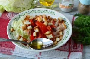 Салат с капустой, ветчиной и сухариками Салат с капустой, ветчиной и сухариками