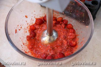 Клубника, протертая с сахаром с апельсинами (без варки) Клубника, протертая с сахаром с апельсинами (без варки)