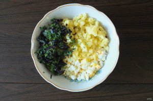 Салат из морского окуня горячего копчения Салат из морского окуня горячего копчения