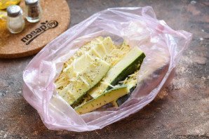 Цукини с сыром в духовке