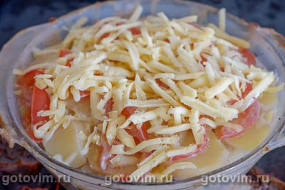 Картофельная запеканка с фаршем, помидорами и молочной заливкой Картофельная запеканка с фаршем, помидорами и молочной заливкой