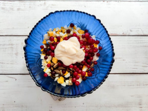 Салат с курицей и брусникой Салат с курицей и брусникой