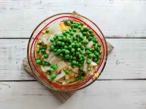 Овощной салат с копченой рыбой Овощной салат с копченой рыбой