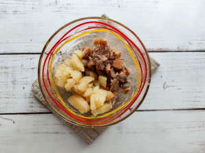 Овощной салат с копченой рыбой Овощной салат с копченой рыбой