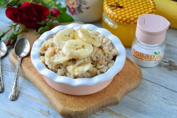 Овсяная каша с бананом и медом