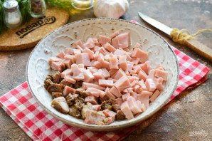 Салат с говядиной и ветчиной