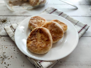 Сырники в сладком сметанном соусе Сырники в сладком сметанном соусе