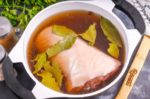 Свиная рулька в вине Свиная рулька в вине