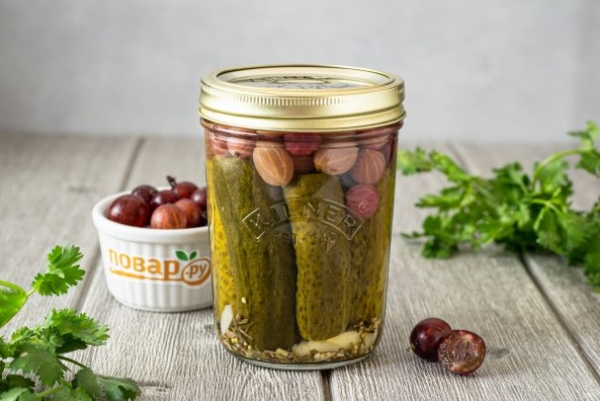 Маринованные огурцы с крыжовником Маринованные огурцы с крыжовником