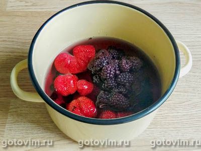 Ягодный щербет со свежей жимолостью