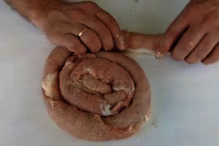 Мясной рулет в духовке