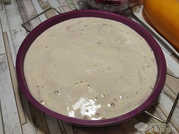 Рецепт: Ягодный манник - с вишней на сметане Рецепт: Ягодный манник - с вишней на сметане