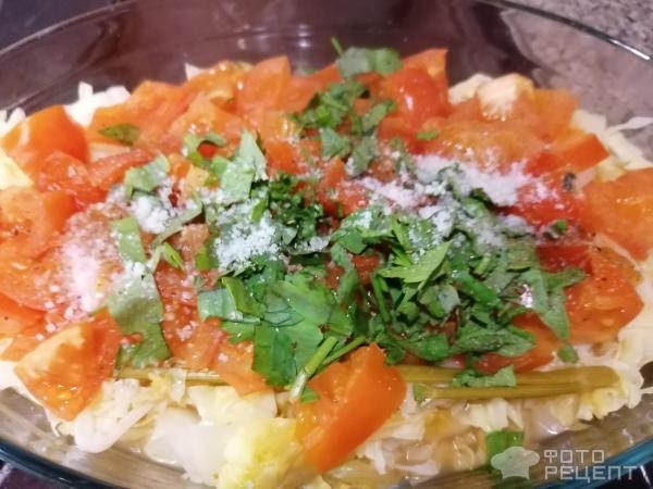 Рецепт: Капуста тушеная с лисичками - С помидорами, любистком и копченостями Рецепт: Капуста тушеная с лисичками - С помидорами, любистком и копченостями