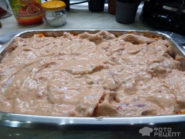 Рецепт: Куриные крылышки на морковной подушке - в майонезном маринаде под сырной корочкой Рецепт: Куриные крылышки на морковной подушке - в майонезном маринаде под сырной корочкой