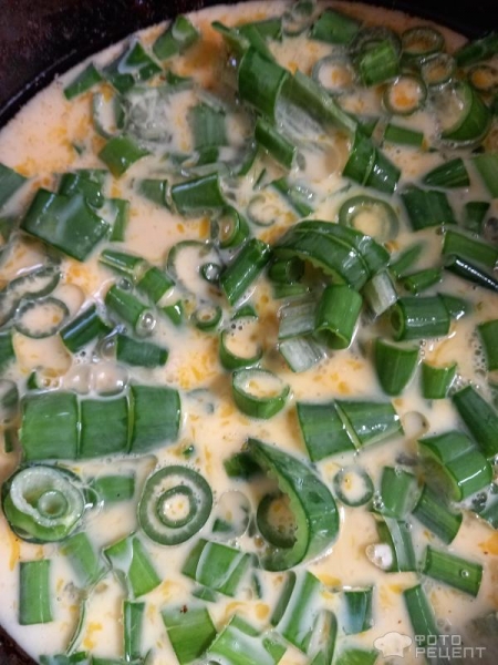 Рецепт: Омлет с "луковыми дудками" - "в сковороде" Рецепт: Омлет с "луковыми дудками" - "в сковороде"