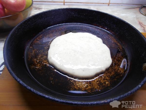 Рецепт: Панкейки на кефире - с яблоками